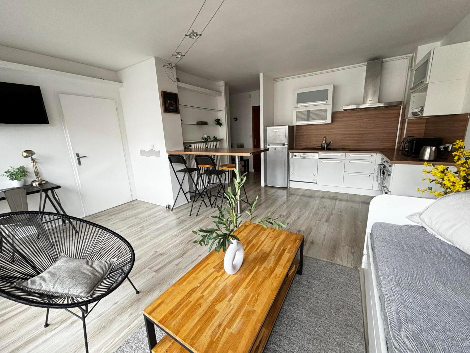 Appartement Hypercentre A 2 Min Du Lac Annecy Exteriör bild